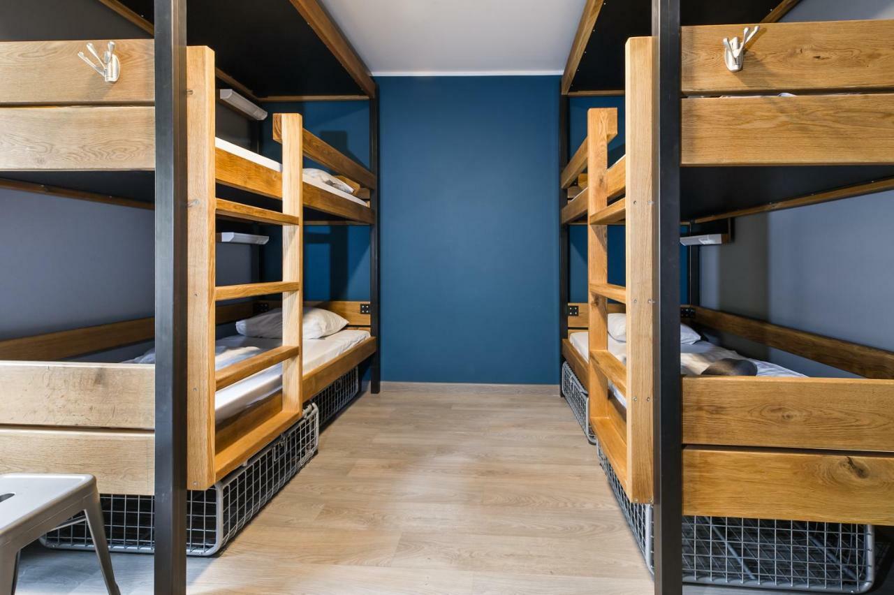 Wicked Weasel Hostelリガ エクステリア 写真